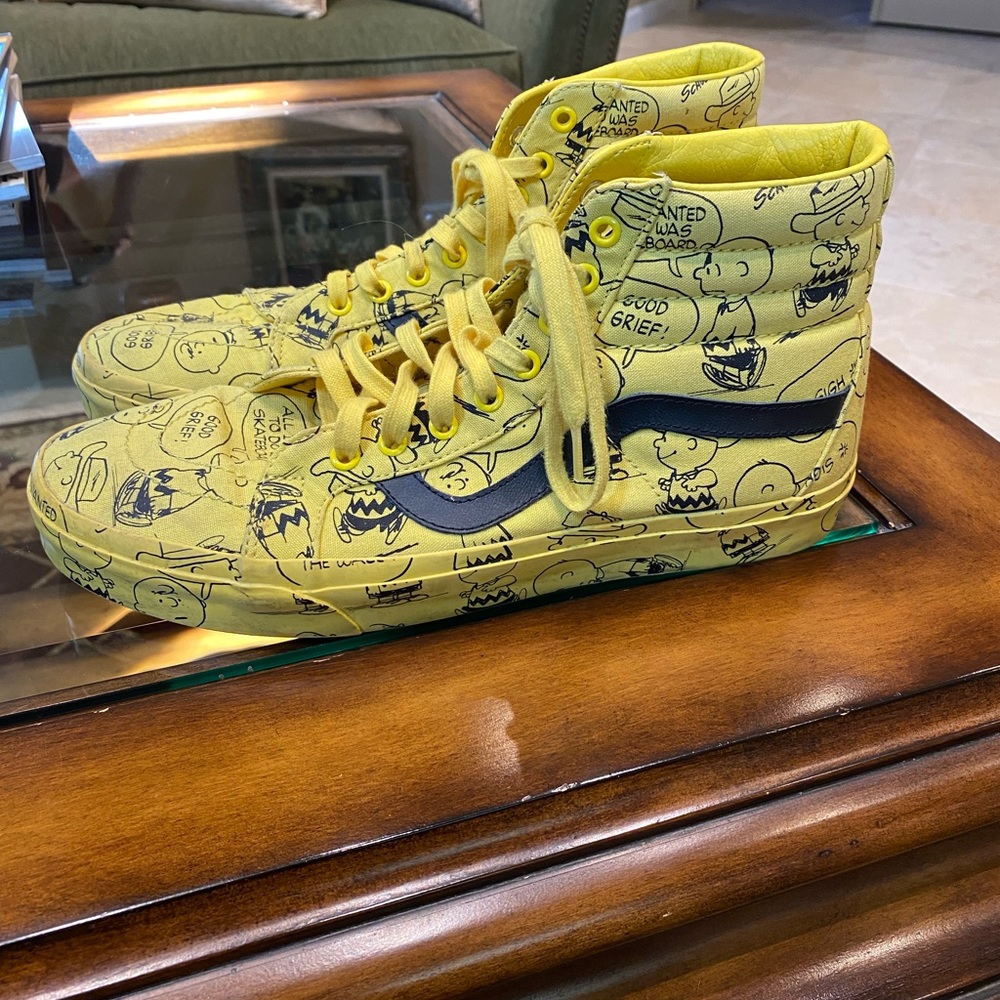 Vans X Peanuts SK8  Collaboration Yellow and Black Athletic Shoes Worn 1 Time